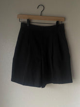 Load image into Gallery viewer, Vintage Black Pleated Trouser Shorts Petite
