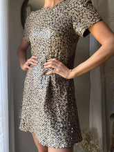 Load image into Gallery viewer, Unique Vintage Sequin Floral Short Sleeve Shift Dress Petite Lined
