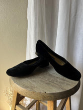 Load image into Gallery viewer, Vintage Classic Timeless Black Velvet Square Toe Low Heel Kitten Heel Flat
