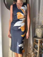 Load image into Gallery viewer, Pretty Secondhand Navy Blue Satin White Orange Large Floral Pattern Long Dress
