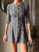 Load image into Gallery viewer, Vintage 90s Floral Long Sleeve Dress Fabric Covered Front Buttons
