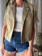 Load image into Gallery viewer, Vintage Linen Dark Khaki Cropped Boxy Short Sleeve Lightweight Blazer Shoulder Pads
