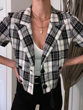 Load image into Gallery viewer, Vintage Cropped Black &amp; White Plaid Blazer
