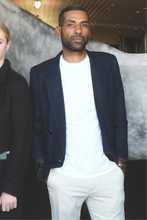 Load image into Gallery viewer, Vintage Navy Blue Linen Blazer
